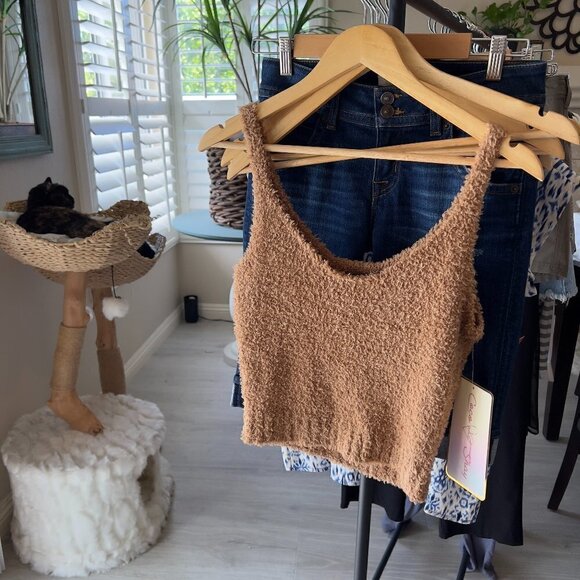 Coco & Shay Tank Top Womens SZ Medium Camel Brown Super Soft Cozy Crop Academia - Picture 16 of 16